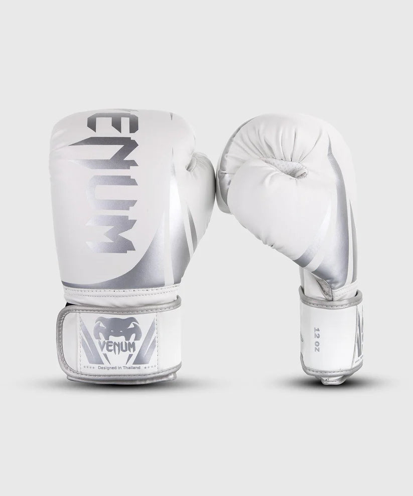 Guantes de Box Venum Challenger 2.0 (Blanco / Plateado) (Disponible en Costa Rica y por Encargo)